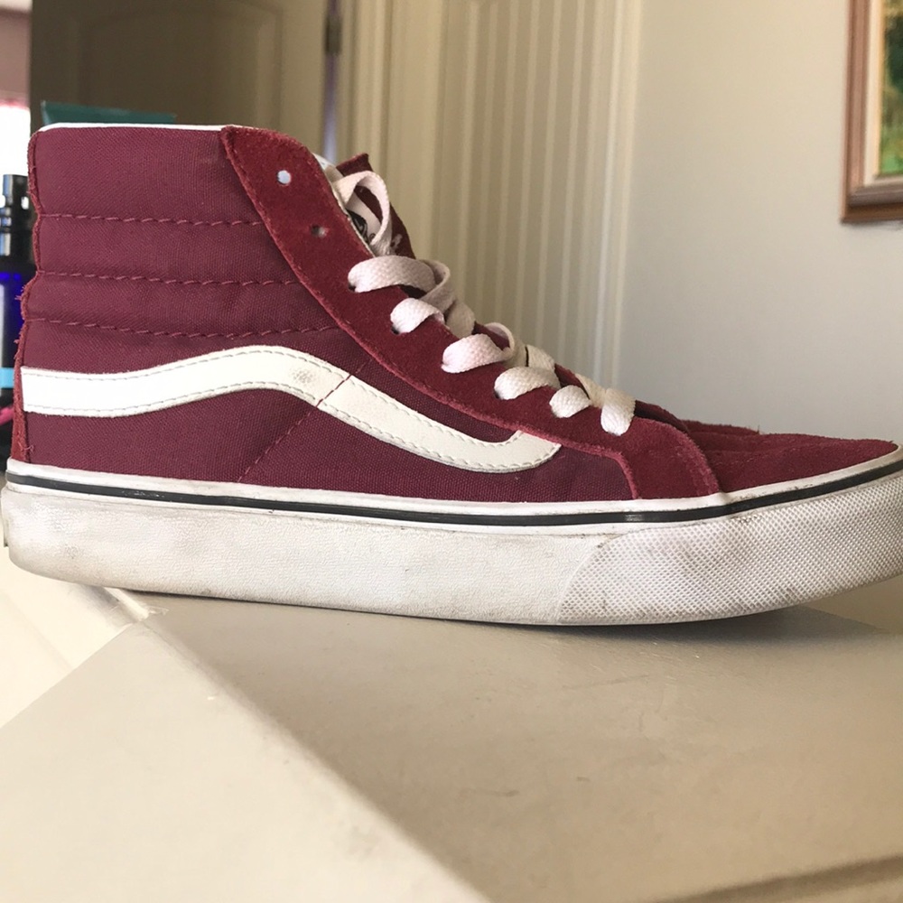 Women’s Vans sk8 hi maroon colored shoes